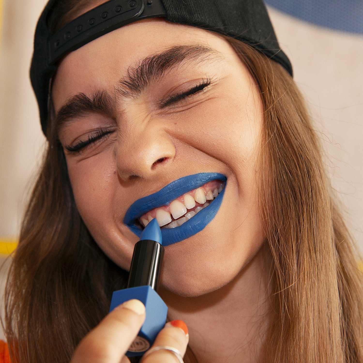 THE LIPSTICK (LABIAL EN BARRA)